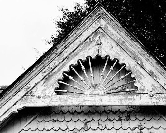 a black and white photo of an old building